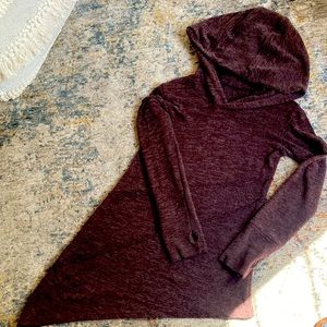 Brown asymmetrical cut hooded sweat.